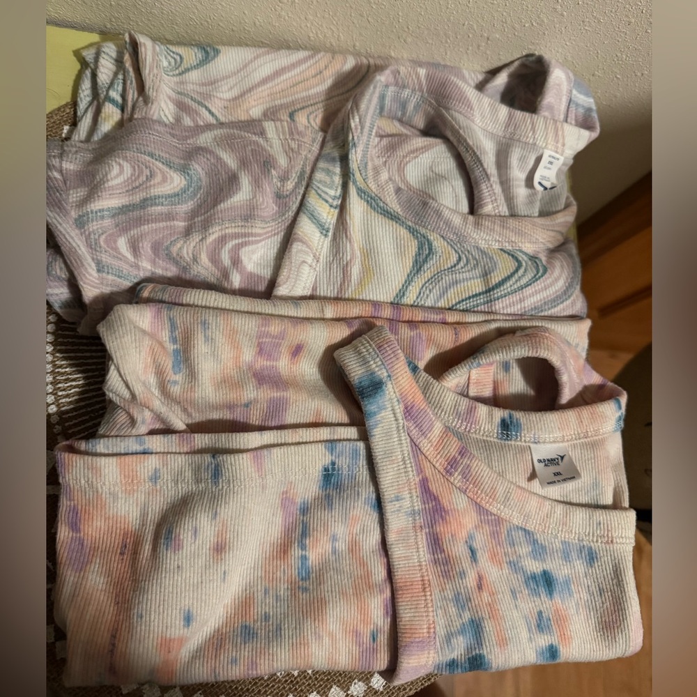 Old Navy Pastel Swirl UltraLite Go-Dry & Tie Dye Active Tank Tops set XXL